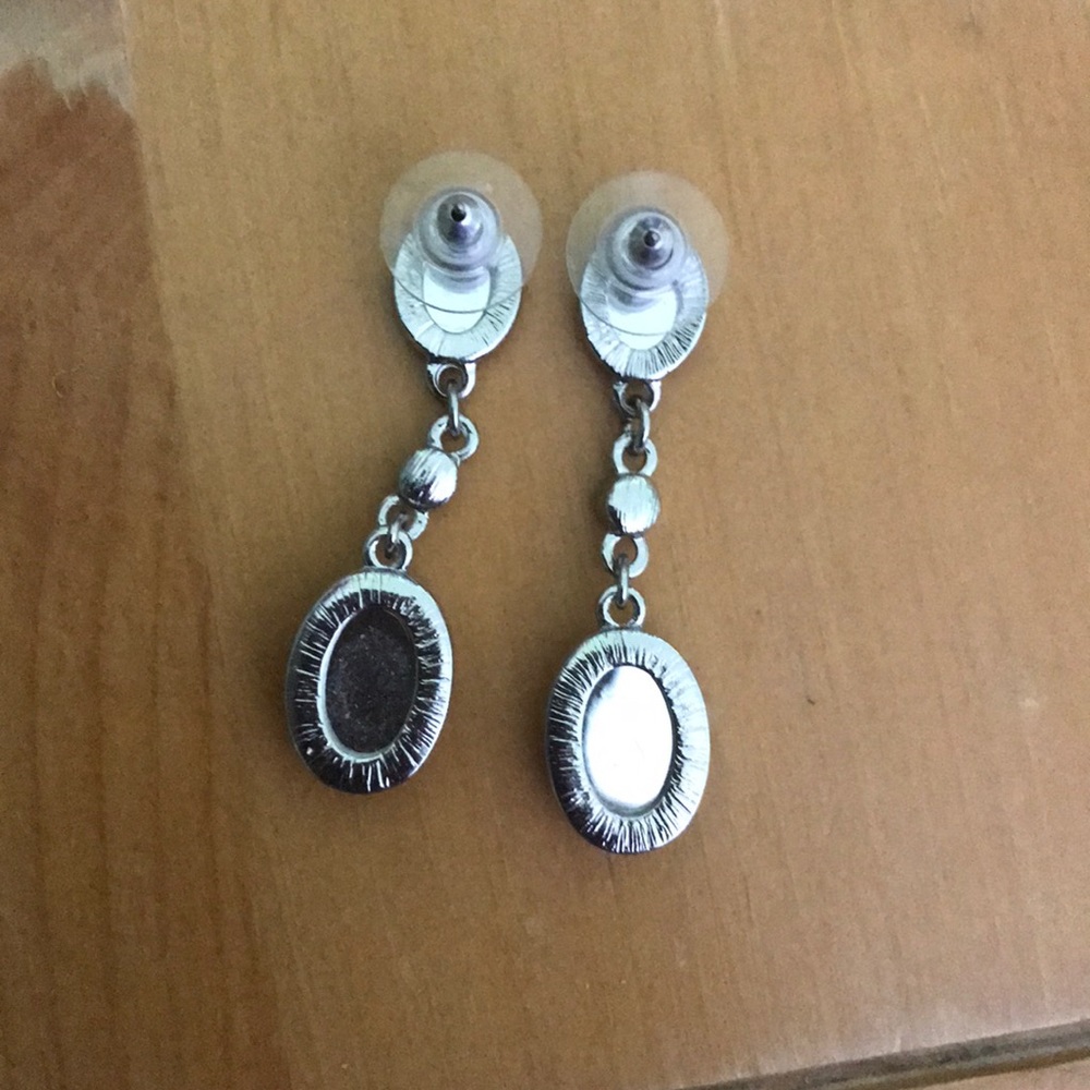 dangle studs - Picture 2 of 2